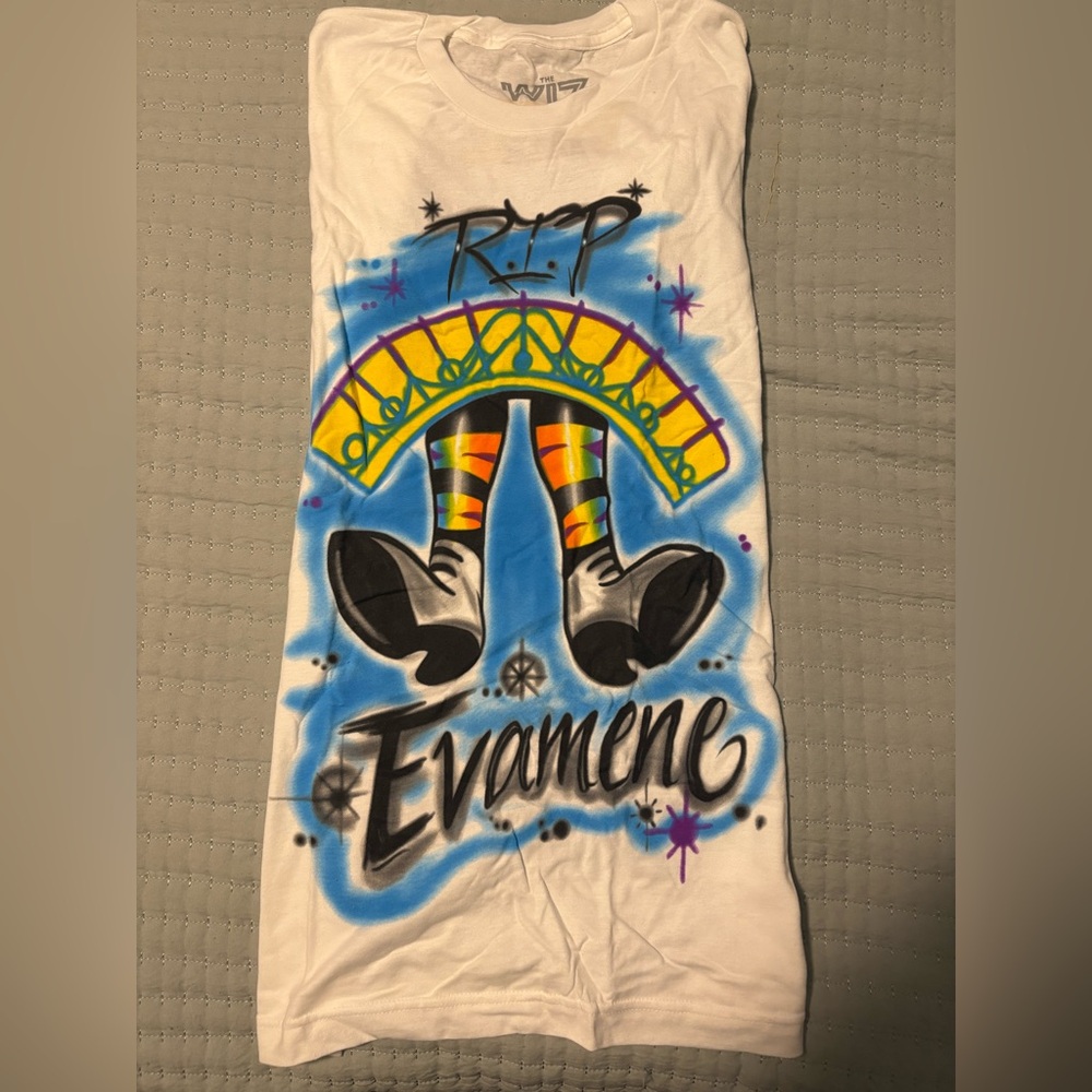The WizGraphic Short Sleeve Tee Size S